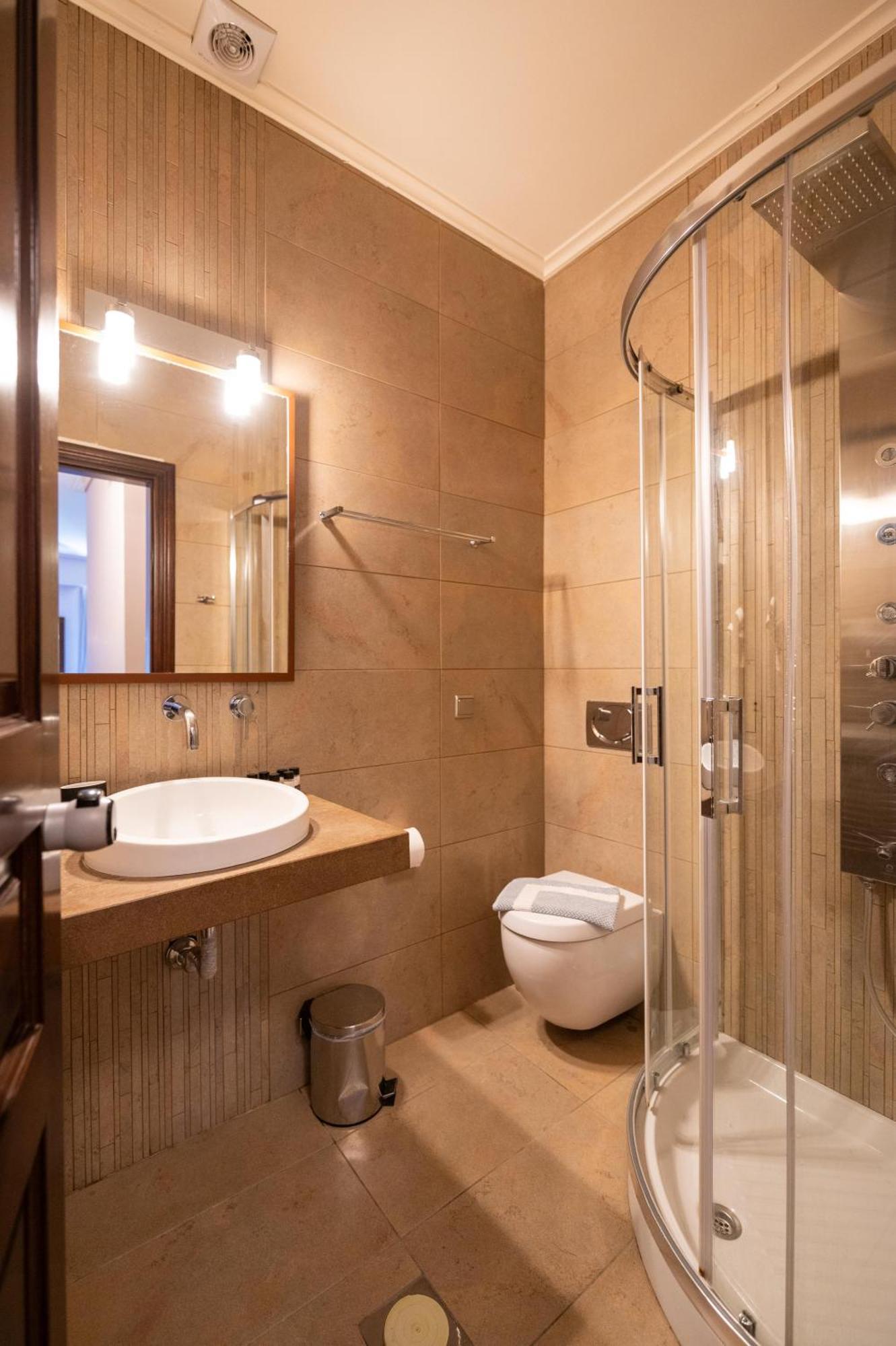 La Boheme Hotel Gythio Bagian luar foto