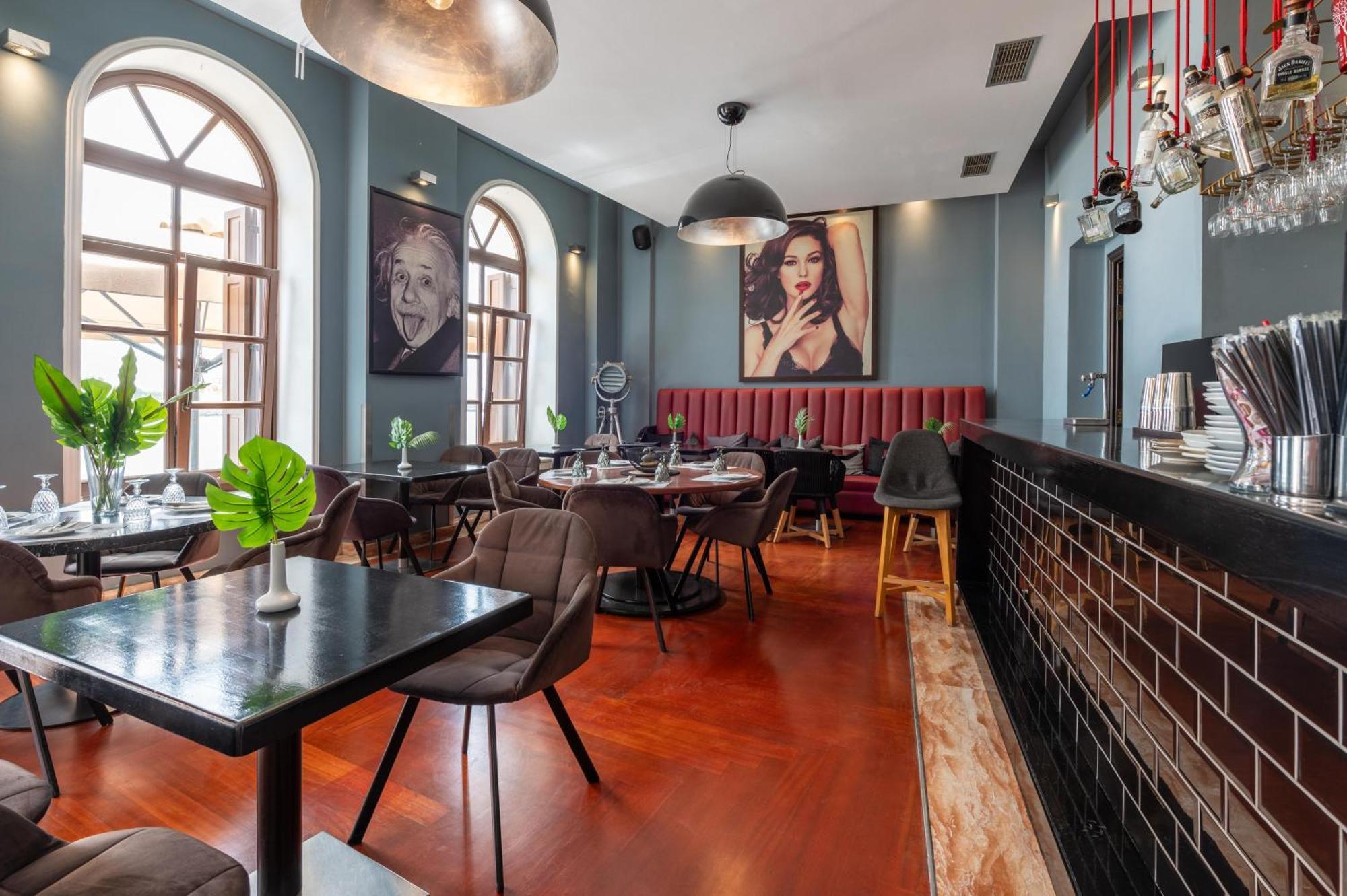 La Boheme Hotel Gythio Bagian luar foto